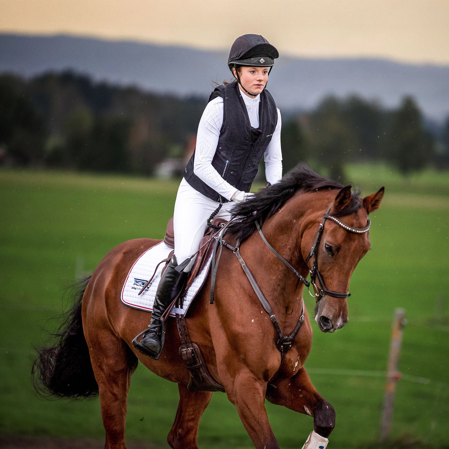 Helite ZIP'IN 2.0 Airbagweste für Reiter